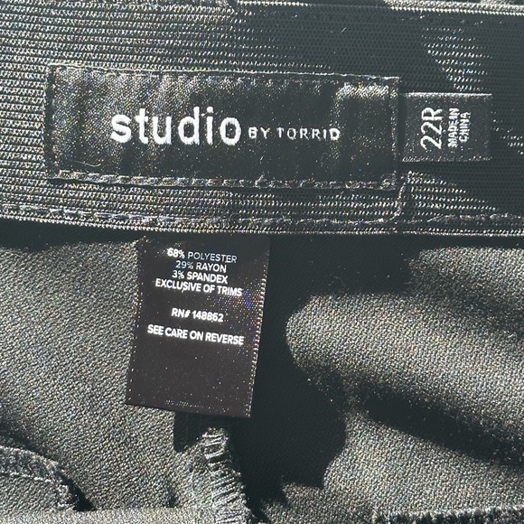 Torrid - Studio Black Pants Bootcut - Picture 6 of 6